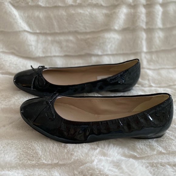 LK Bennett black patent flat with bow Suki size 38 - Picture 2 of 8